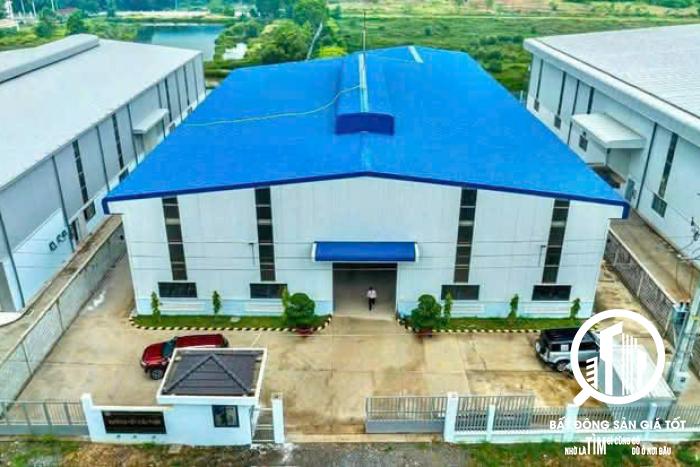 Nhà xưởng 2500m2 KCN Đức Hòa 3 chỉ 25 tỷ