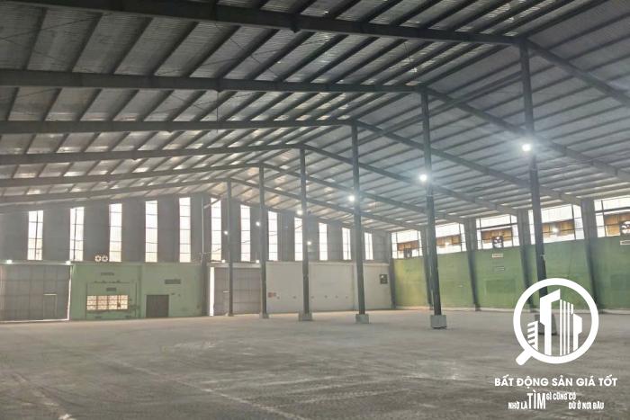 Cho thuê nhà xưởng 1360m2 mặt tiền Nguyễn Văn Linh - TPHCM